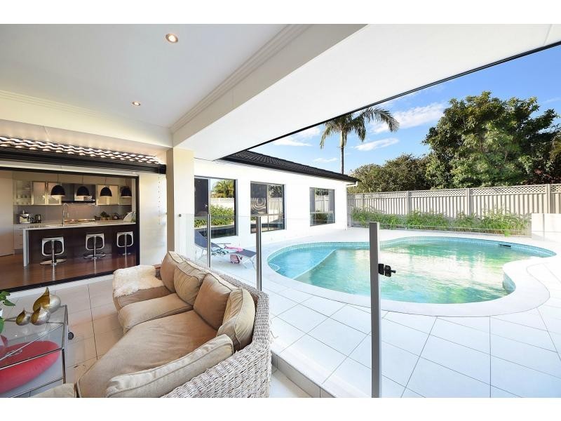 4 Bluejay Street, Burleigh Waters QLD 4220