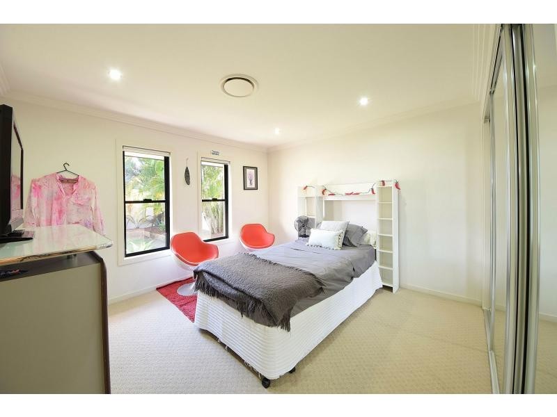 4 Bluejay Street, Burleigh Waters QLD 4220