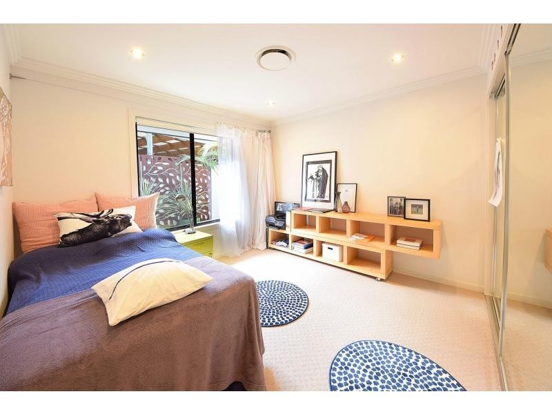 4 Bluejay Street, Burleigh Waters QLD 4220