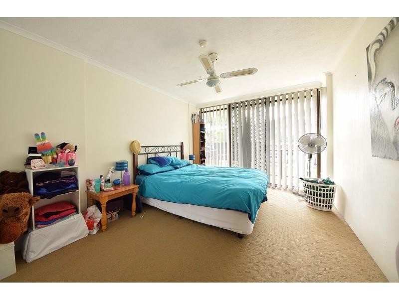 2/43 Enderley Avenue, Surfers Paradise QLD 4217