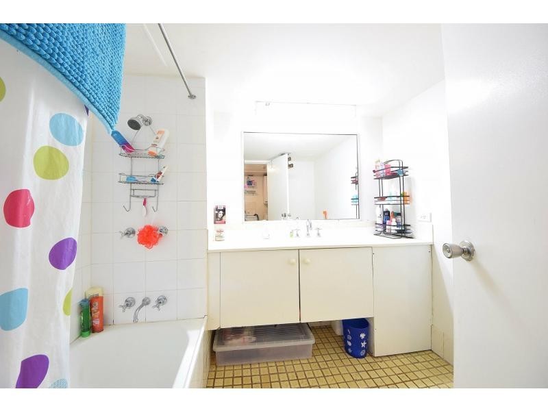 2/43 Enderley Avenue, Surfers Paradise QLD 4217