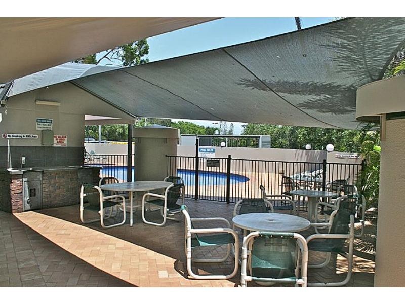 2/43 Enderley Avenue, Surfers Paradise QLD 4217