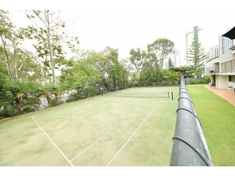 2/43 Enderley Avenue, Surfers Paradise QLD 4217