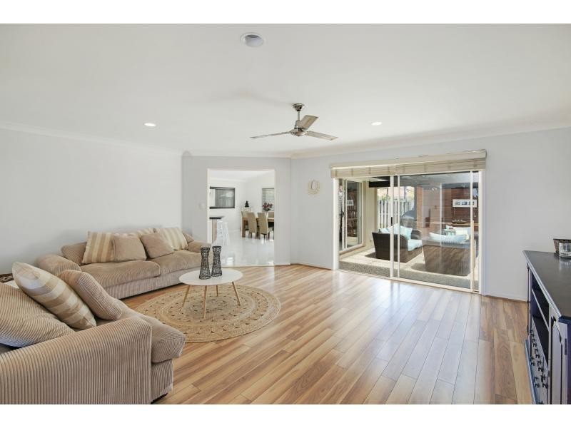 85 Honeyeater Drive, Burleigh Waters QLD 4220