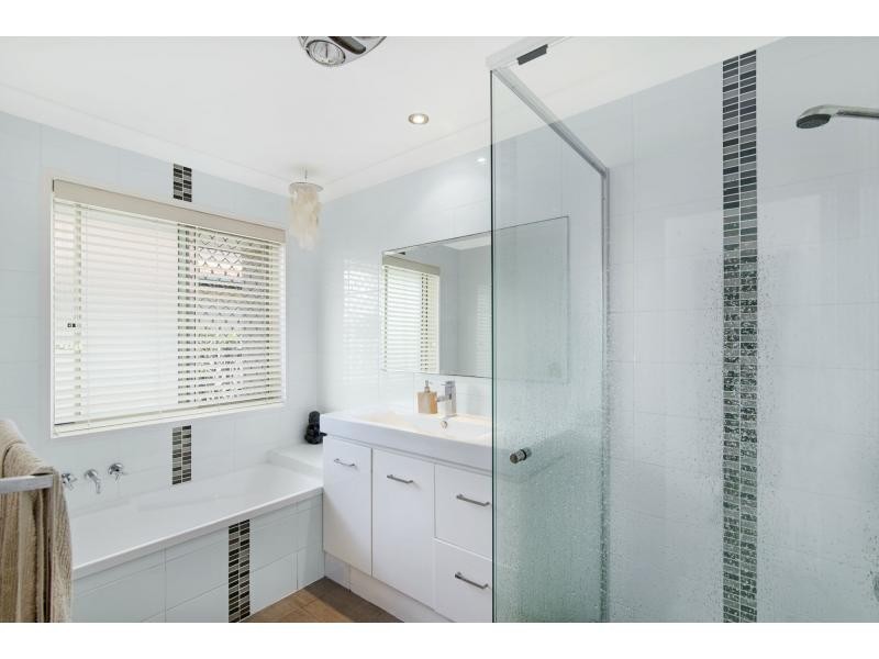 85 Honeyeater Drive, Burleigh Waters QLD 4220