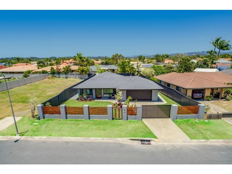 16 Pipit Parade, Burleigh Waters QLD 4220