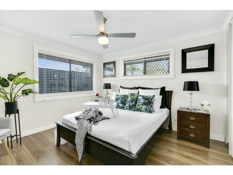 16 Pipit Parade, Burleigh Waters QLD 4220
