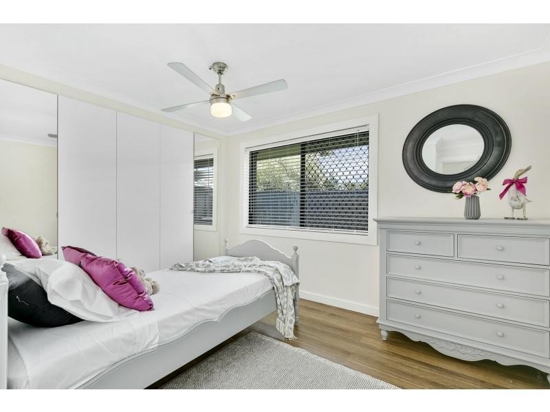 16 Pipit Parade, Burleigh Waters QLD 4220