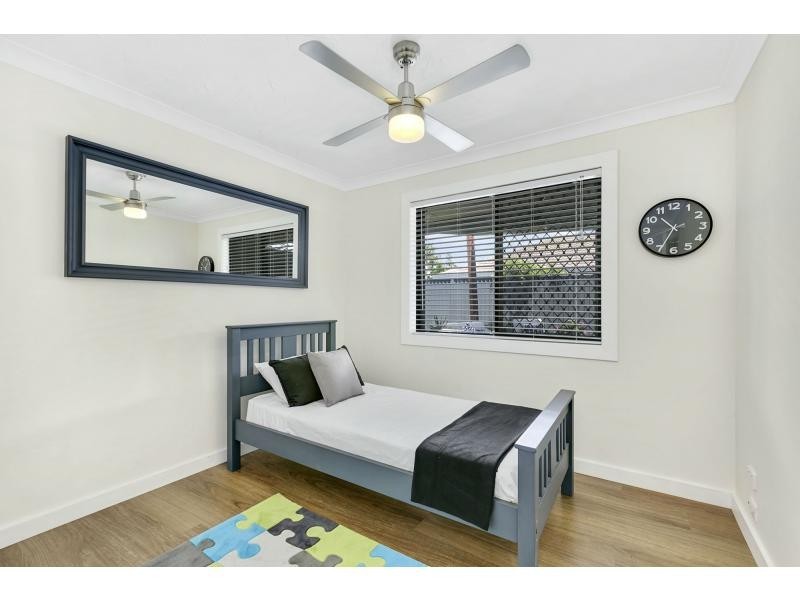 16 Pipit Parade, Burleigh Waters QLD 4220