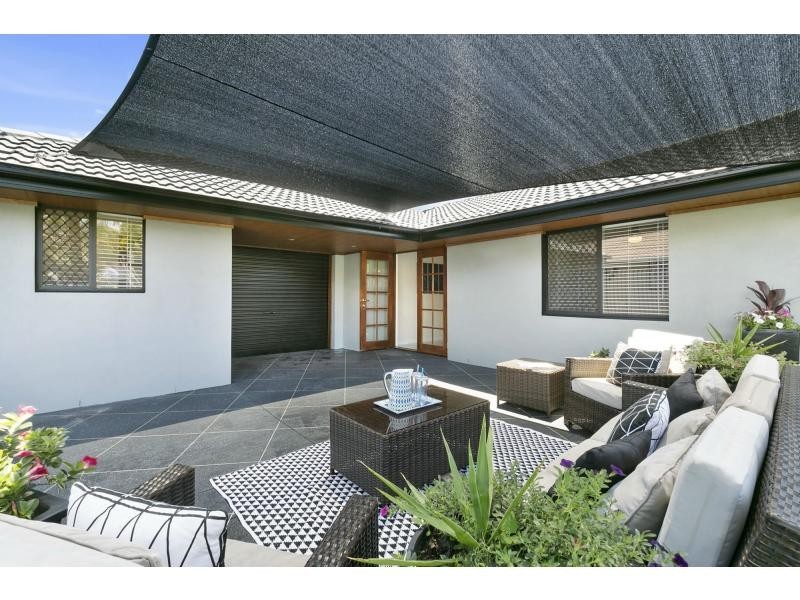 16 Pipit Parade, Burleigh Waters QLD 4220