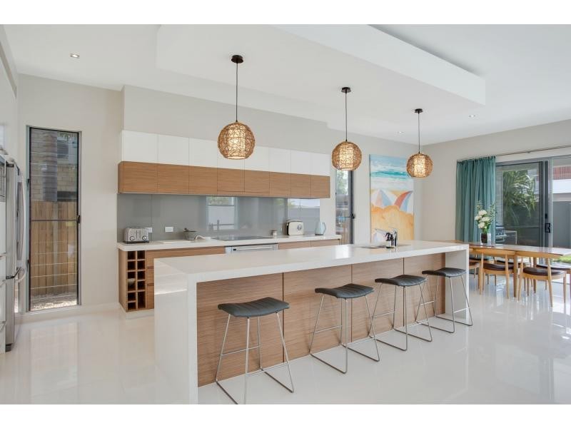 2 Lemana Lane, Burleigh Heads QLD 4220