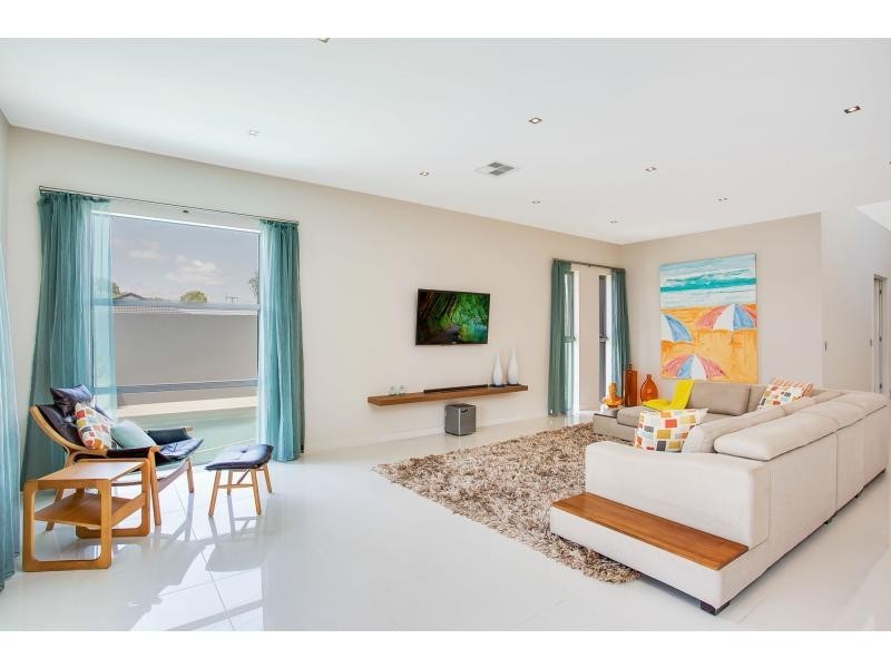 2 Lemana Lane, Burleigh Heads QLD 4220