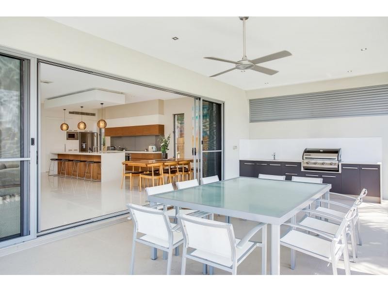 2 Lemana Lane, Burleigh Heads QLD 4220