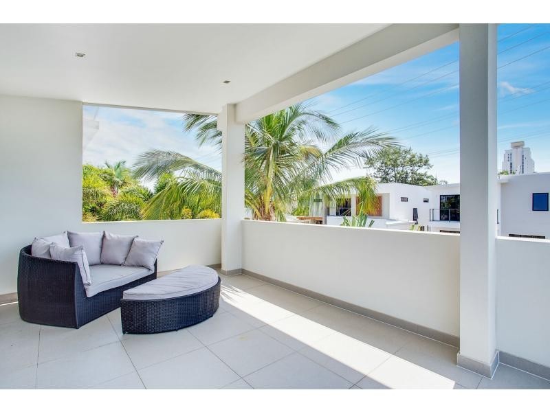 2 Lemana Lane, Burleigh Heads QLD 4220