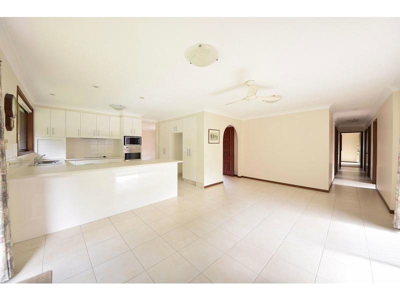 160 Acanthus Avenue, Burleigh Waters QLD 4220
