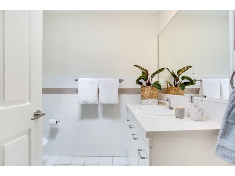 1/42 Nobby Parade, Miami QLD 4220