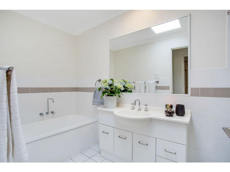 1/42 Nobby Parade, Miami QLD 4220