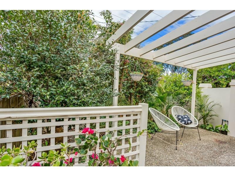 1/42 Nobby Parade, Miami QLD 4220