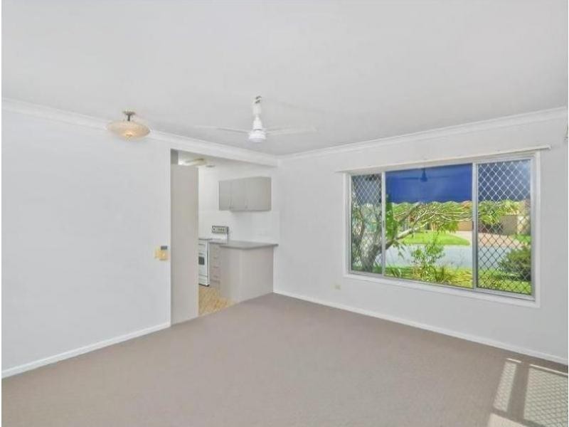 1/3 Parnki Parade, Palm Beach QLD 4221