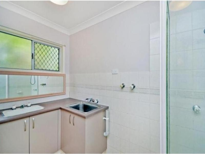 1/3 Parnki Parade, Palm Beach QLD 4221