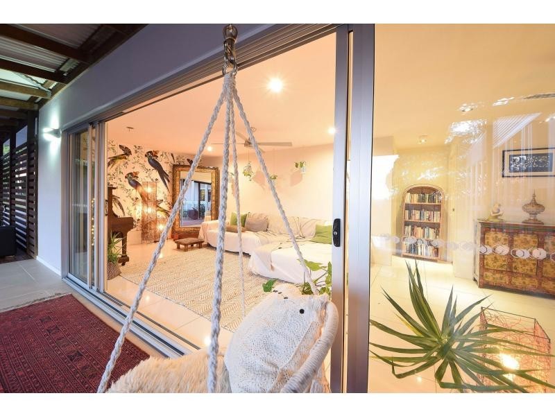 67 Rutledge Street, Coolangatta QLD 4225