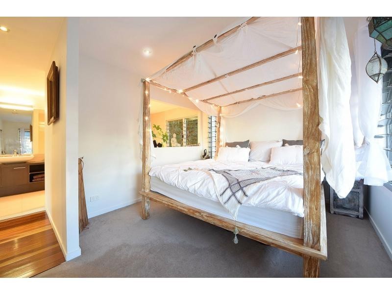 67 Rutledge Street, Coolangatta QLD 4225