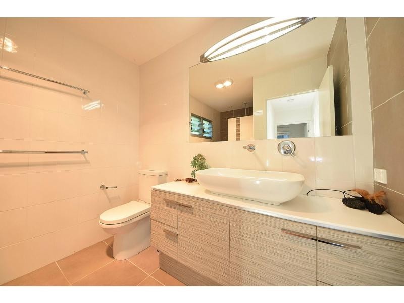 67 Rutledge Street, Coolangatta QLD 4225