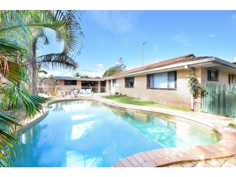 4 Barwon Street, Burleigh Waters QLD 4220