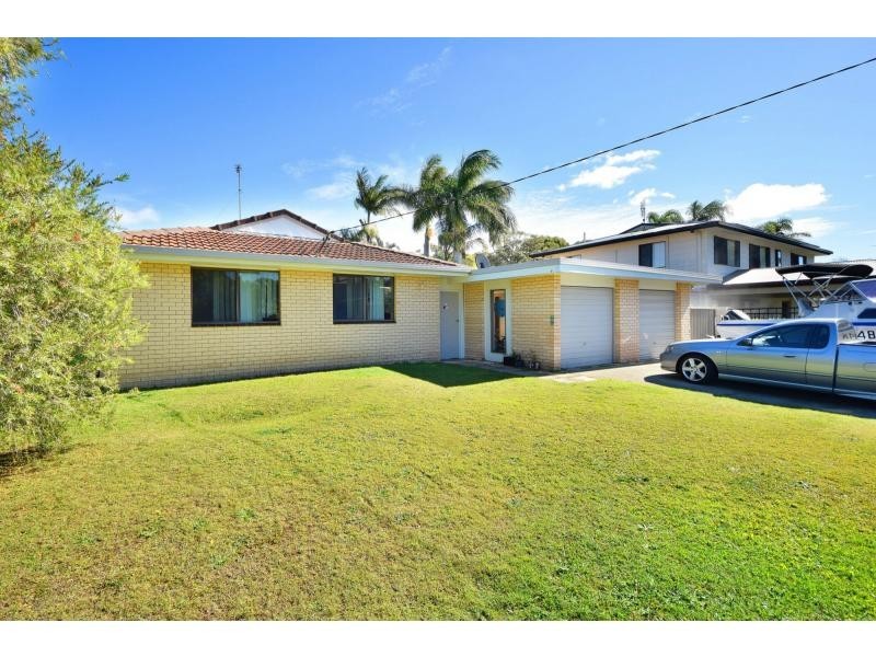 4 Barwon Street, Burleigh Waters QLD 4220