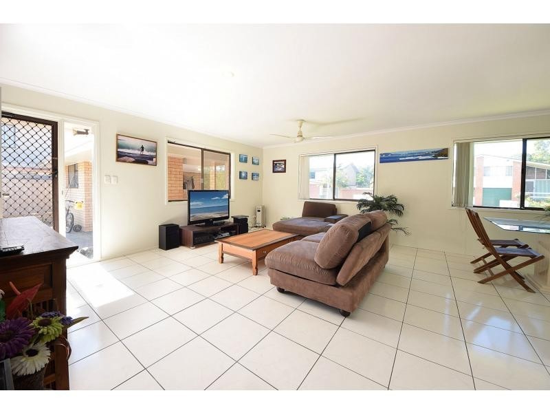 4 Barwon Street, Burleigh Waters QLD 4220