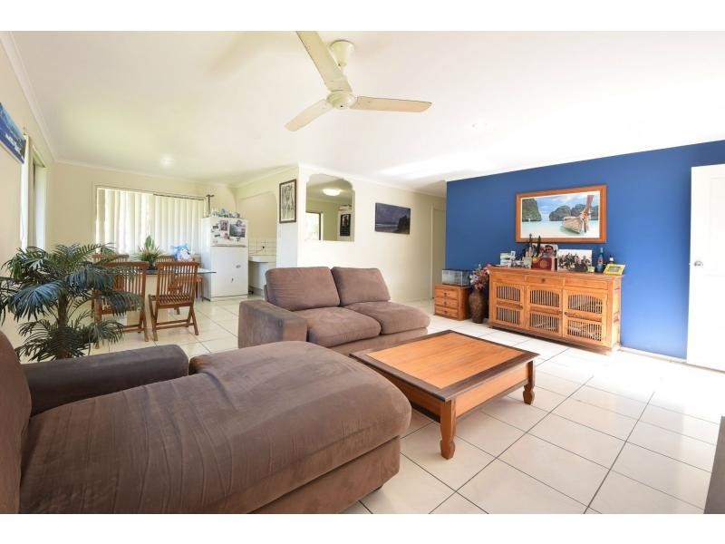 4 Barwon Street, Burleigh Waters QLD 4220