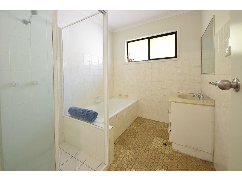 4 Barwon Street, Burleigh Waters QLD 4220