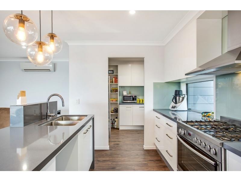 6 Chloe Court, Burleigh Heads QLD 4220