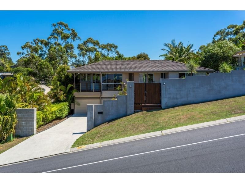 77 Angelica Street, Elanora QLD 4221