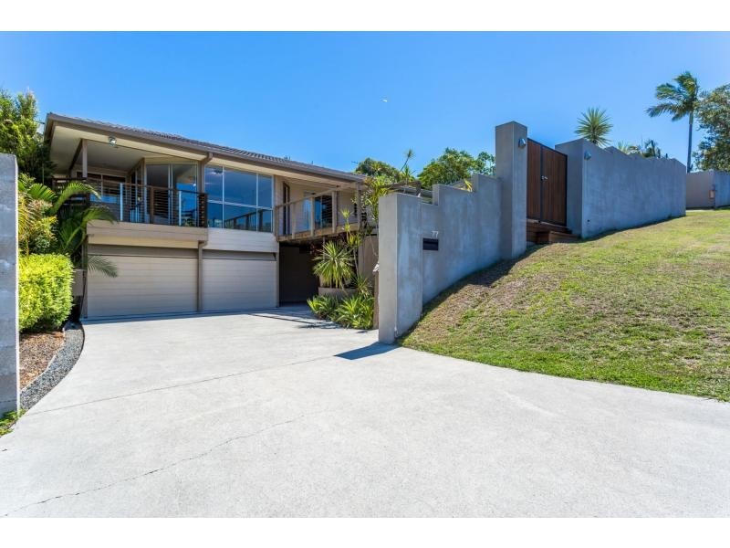 77 Angelica Street, Elanora QLD 4221