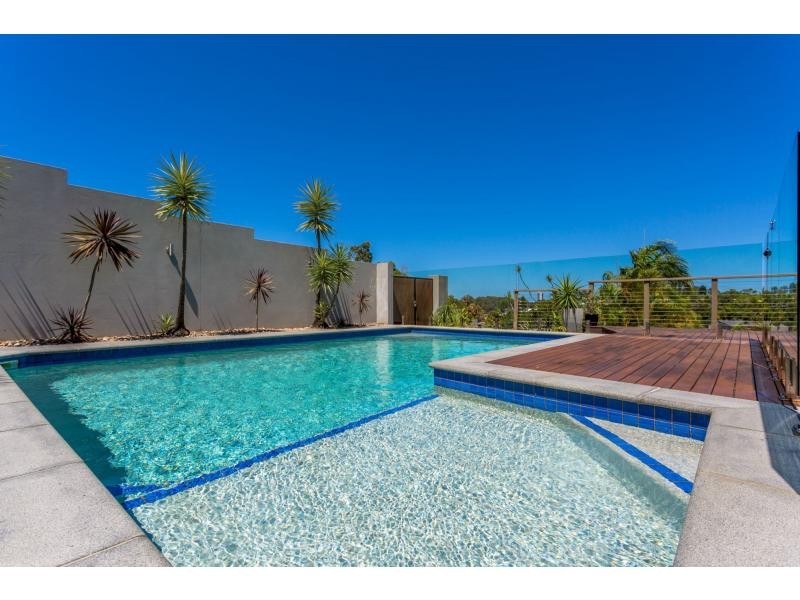 77 Angelica Street, Elanora QLD 4221