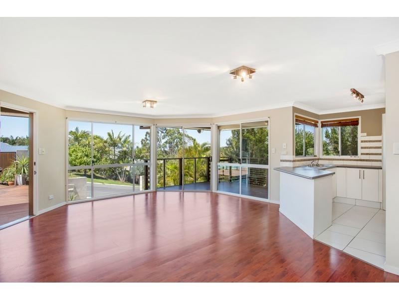 77 Angelica Street, Elanora QLD 4221