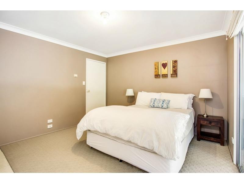 77 Angelica Street, Elanora QLD 4221