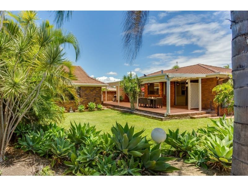 16 Cuckoo Crescent, Burleigh Waters QLD 4220