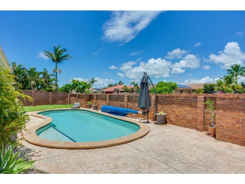 16 Cuckoo Crescent, Burleigh Waters QLD 4220