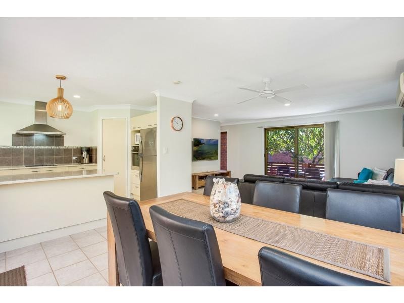 16 Cuckoo Crescent, Burleigh Waters QLD 4220