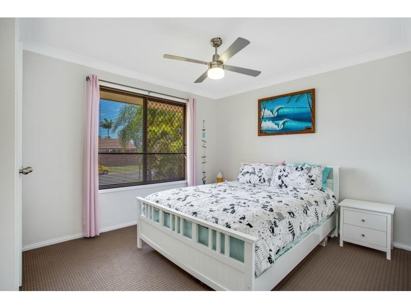 16 Cuckoo Crescent, Burleigh Waters QLD 4220