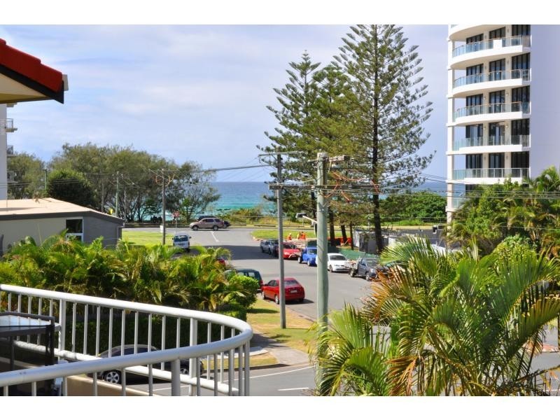 10/5 Australia Avenue, Broadbeach QLD 4218