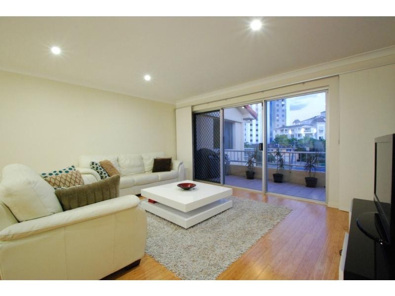10/5 Australia Avenue, Broadbeach QLD 4218