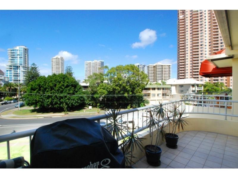 10/5 Australia Avenue, Broadbeach QLD 4218