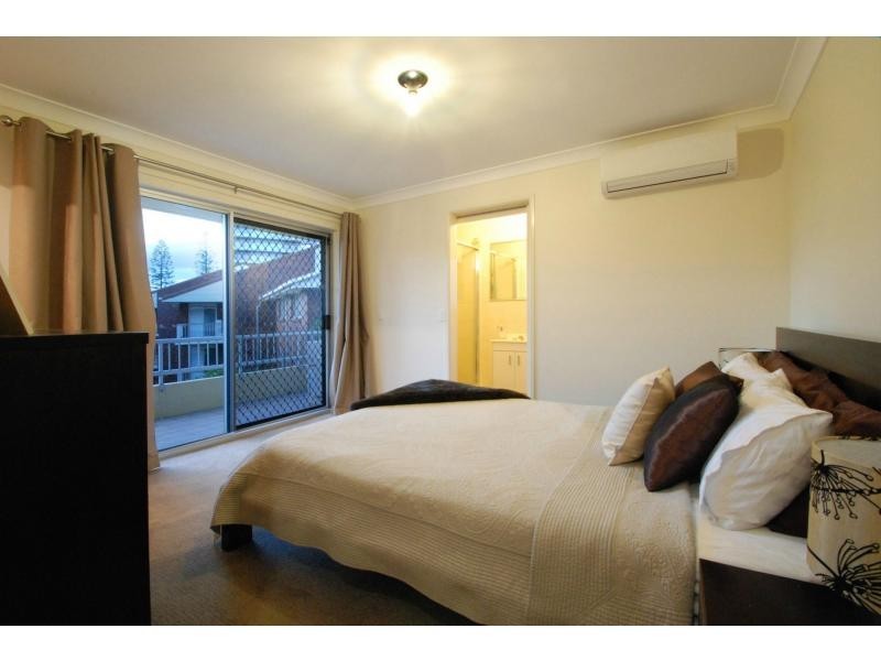 10/5 Australia Avenue, Broadbeach QLD 4218