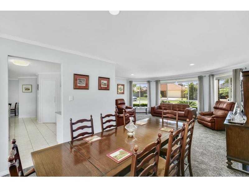 11 Gannet Street, Burleigh Waters QLD 4220