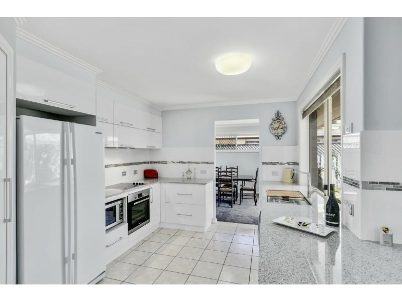 11 Gannet Street, Burleigh Waters QLD 4220