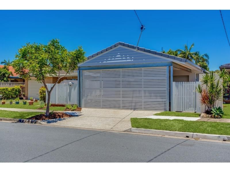 104 Chainey Avenue, Miami QLD 4220