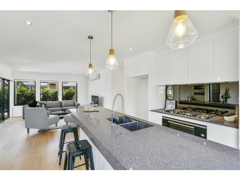 1/70 Galeen Drive, Burleigh Waters QLD 4220